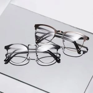 eyeglass